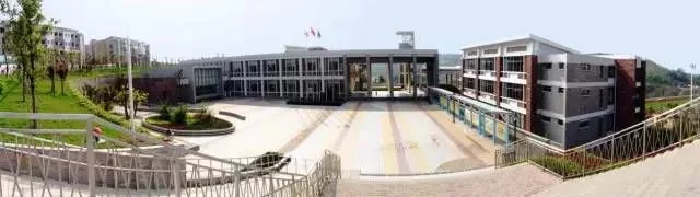 1645681175797632.jpg 重慶雙語(yǔ)國(guó)際學(xué)校.jpg